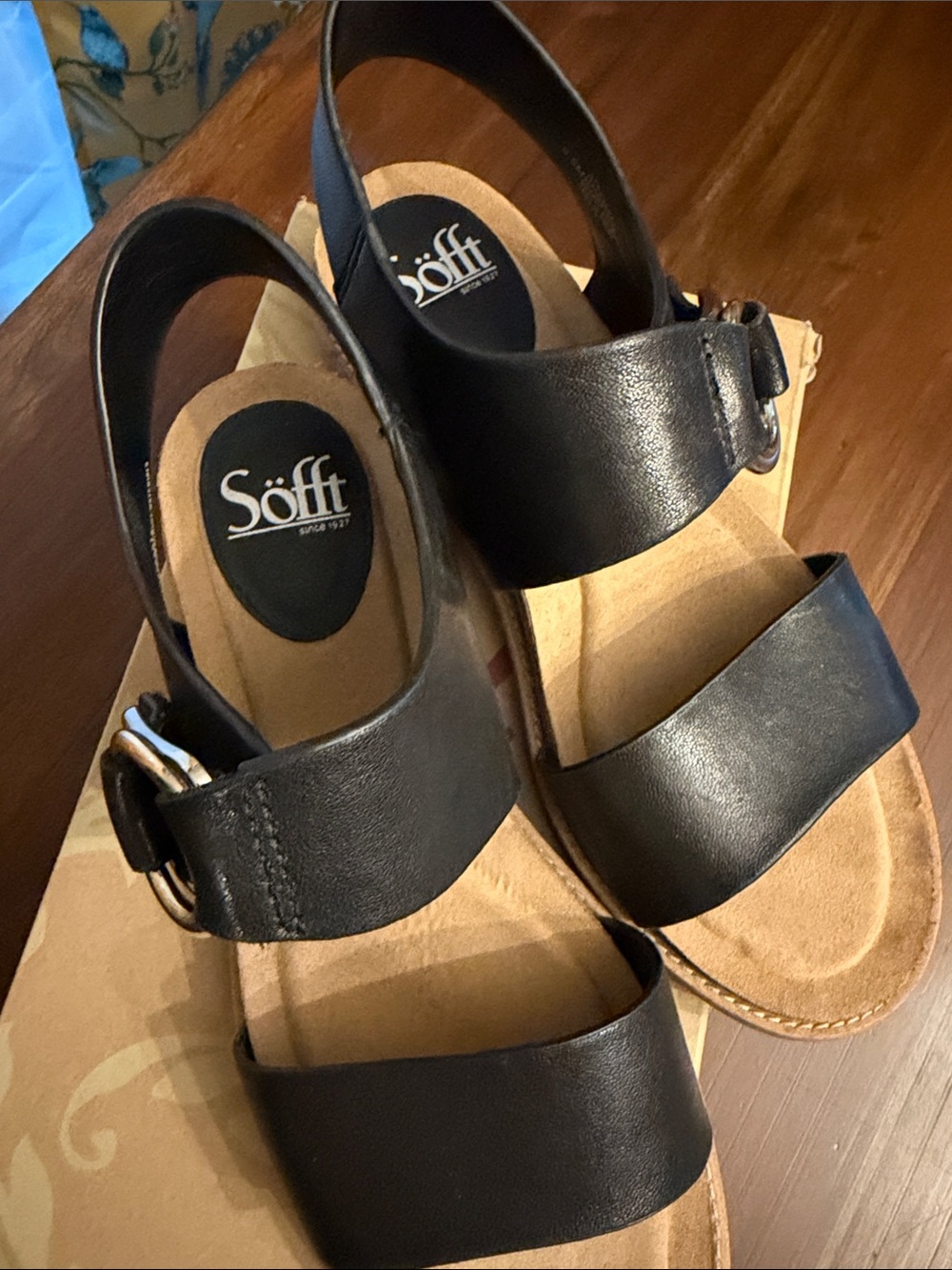 Sofft Black Leather Wedge Sandals - Comfortable Women’s Summer Shoes - Picture 3 of 6